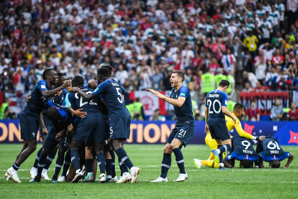 西蒙斯迎来 西蒙斯迎来